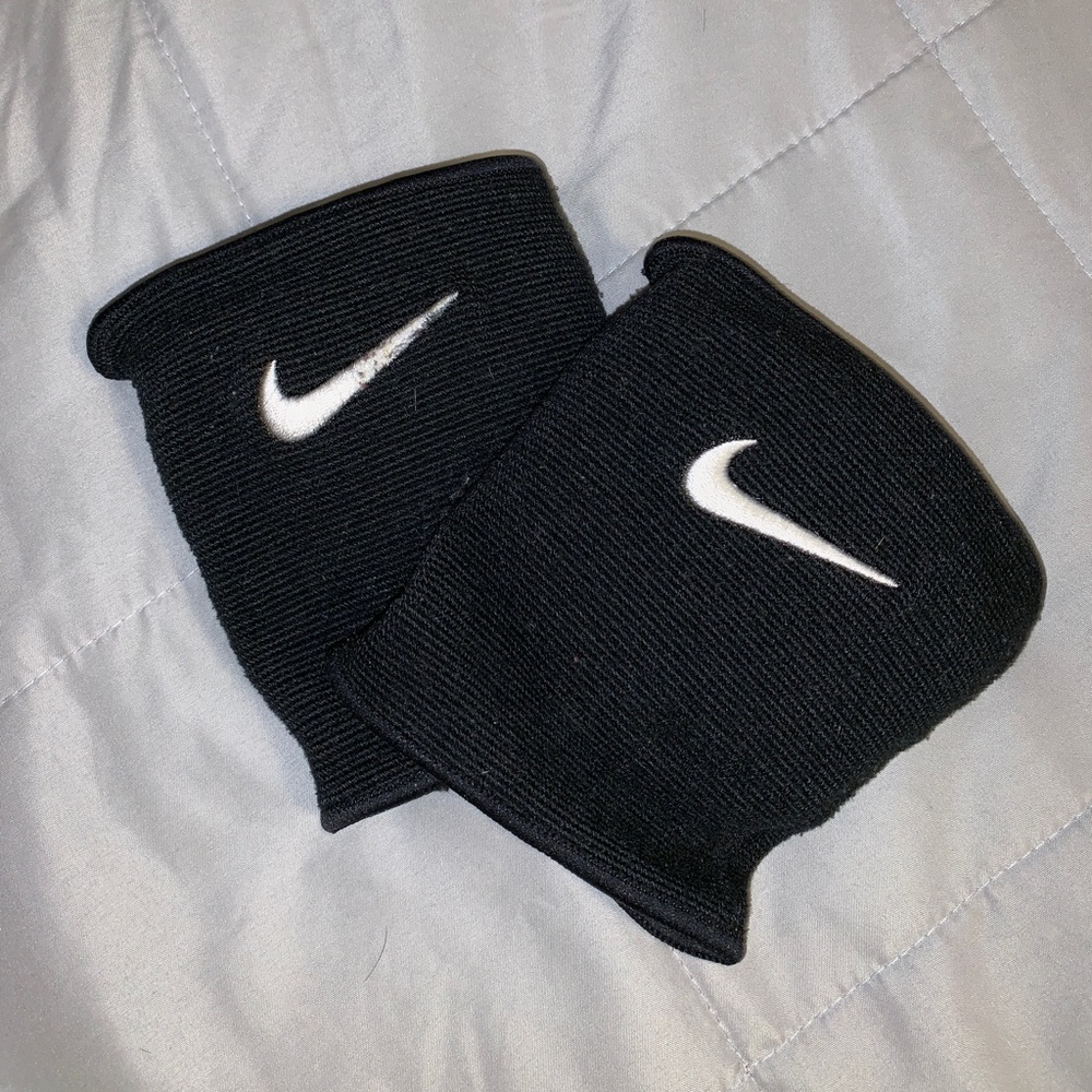 Nike volleyball knee pads